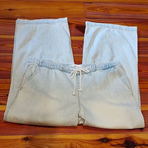 KanCan Pull On Wide Leg Light Wash Denim Pants - Picture 1 of 10